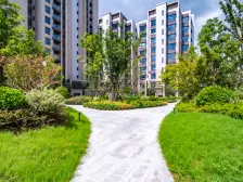 环境优美,交通便利,精装修,诚意出售