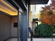 房子是刚交房的新房,三房两厅一卫小区人车分流品质高