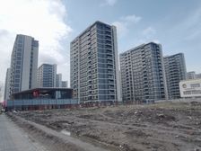 地铁600米,全新小区,精装大三房,好楼层,好位置