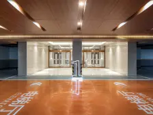 带大花园下叠别墅 朝洋房这边 隐私性比较好