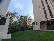 半山前排视野 中间楼层 精装修拎包入住 有车位