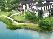 近轻轨出行方便,小区环境美丽外面就是大公园