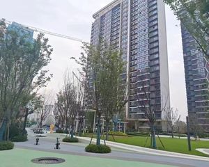 绿化多,电梯房,出行方便,户型方正,居住舒适