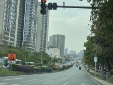 保利央企次新盘,全屋品牌精装修,看小区中庭住家安静