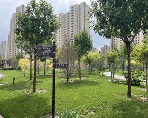 东方丽城中间楼层南前排南向两居,业主诚心出售