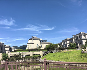 中城桃庄,联排别墅。285平,大花园。房东诚心出