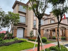 海逸豪庭御峰267平独栋别墅 带地下室 位置很好 花园大