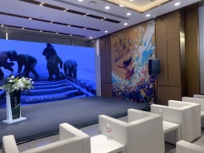 房子是3室2厅的中楼层,视野辽阔,采光度好