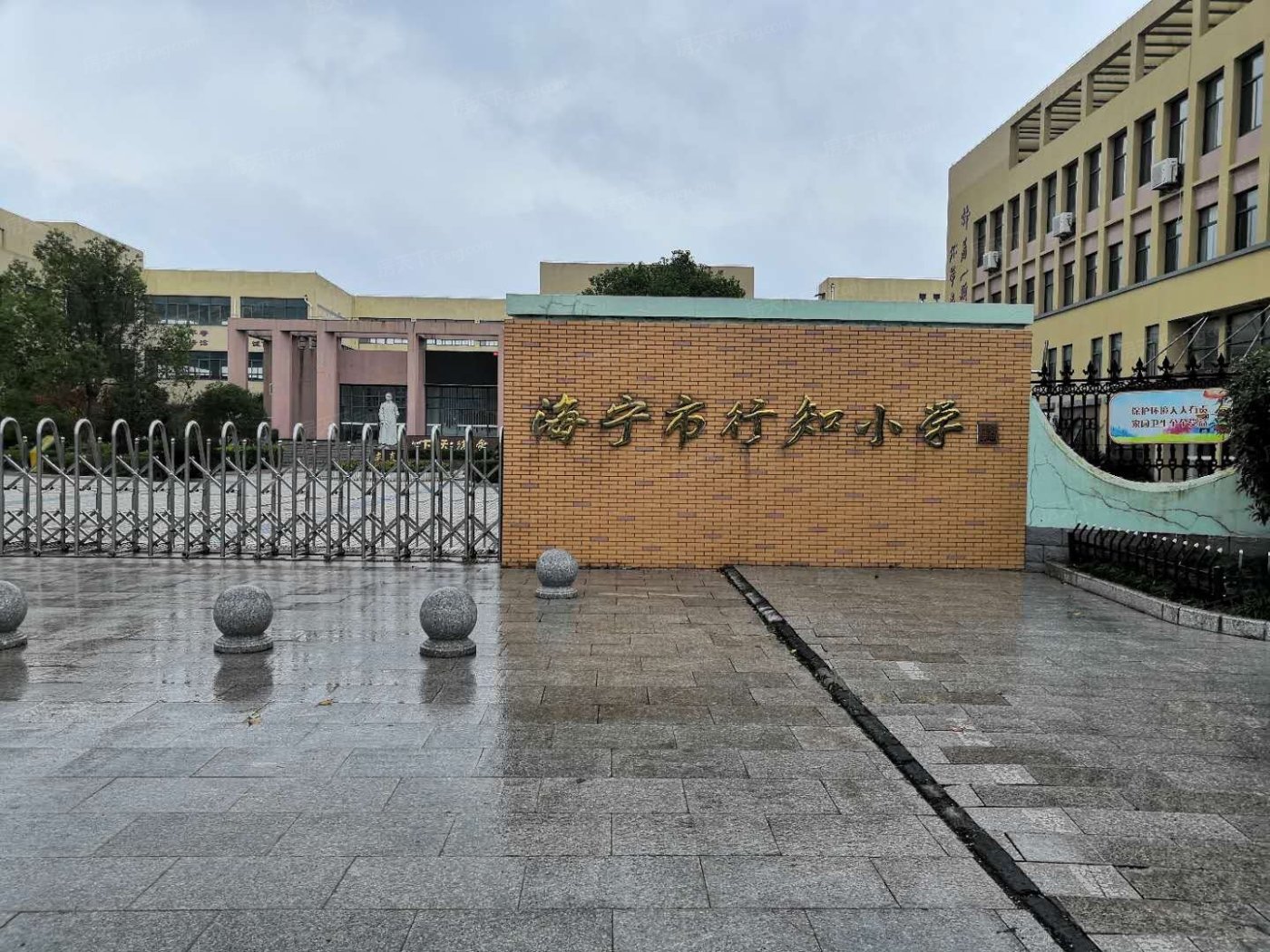 幼儿园:黄湾中心幼儿园         中小学:行知小学,行知中学