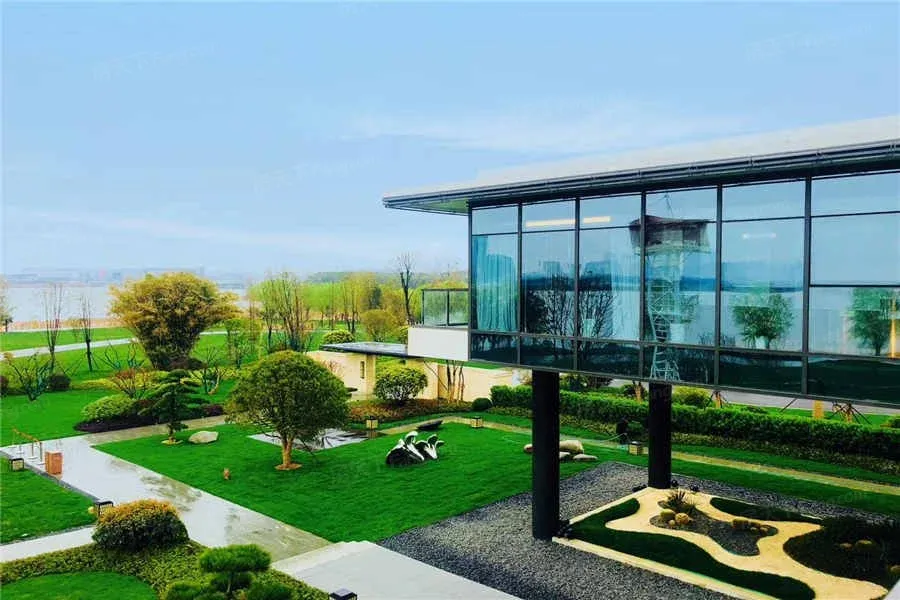 力高雍湖湾在售毛坯临湖别墅首付40万起