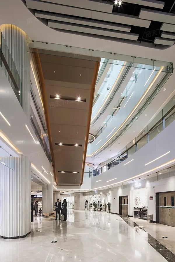 朗悦v公馆周边公园茂商场