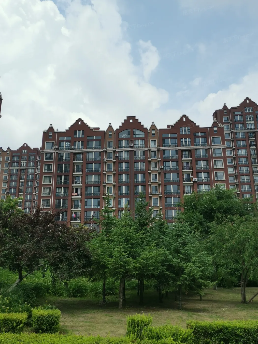 实景图:小区楼栋正面