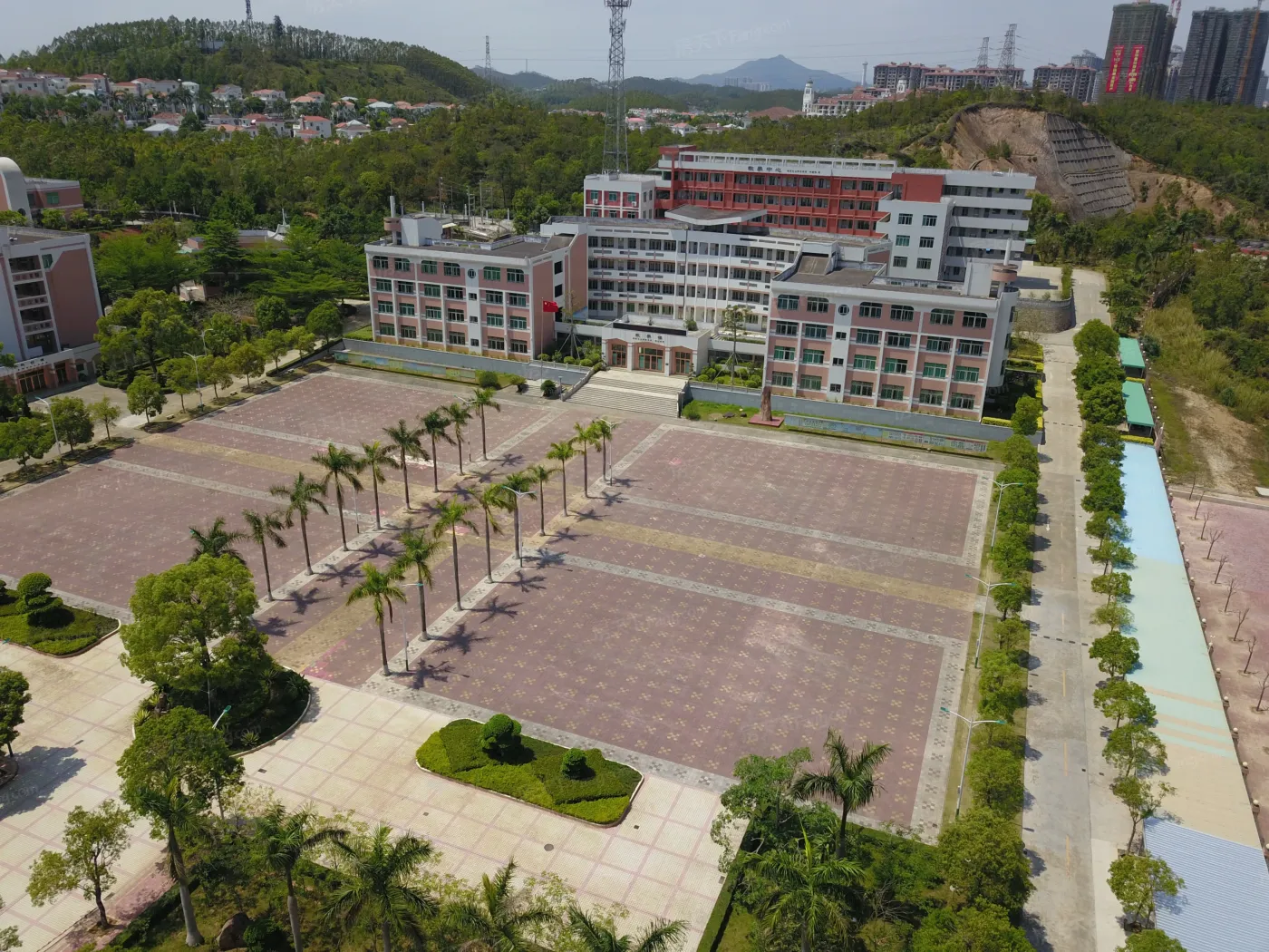 中小学:台山新宁小学,台山新宁中学,台山鹏权中学,碧桂园学校