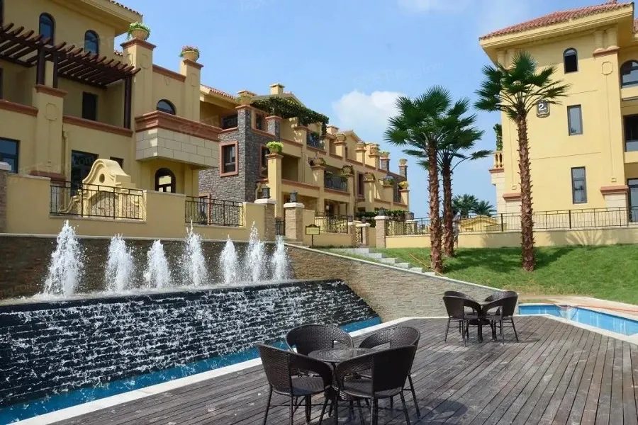 奥特莱斯澜铂湾双拼联排别墅正式预约中