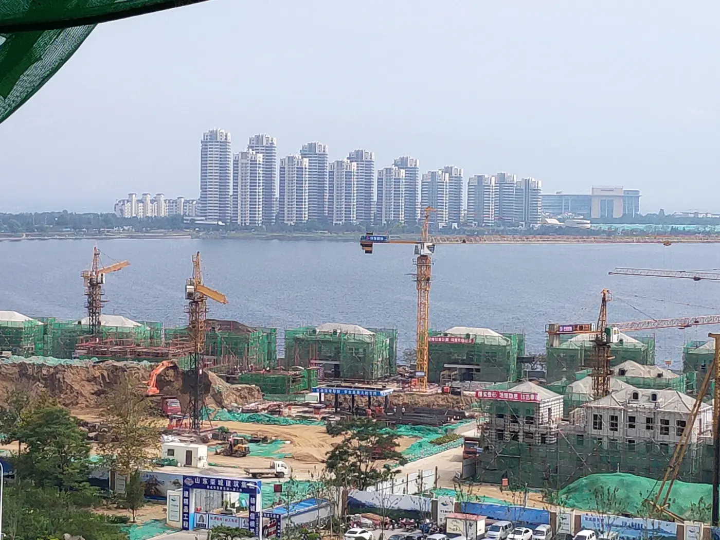 威海超高人气楼盘 自在香滨 vs 碧海桃园