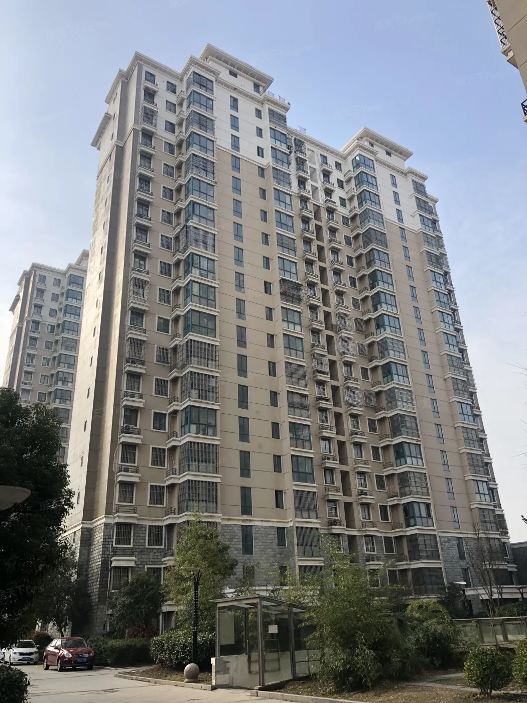 急售(河畔花城)二付小 电梯小三房 户型方正 中茵名都旁