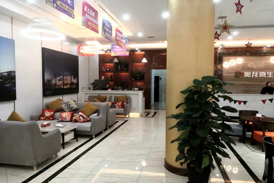 奥龙湾生活广场在售商铺户型建筑面积约40平米