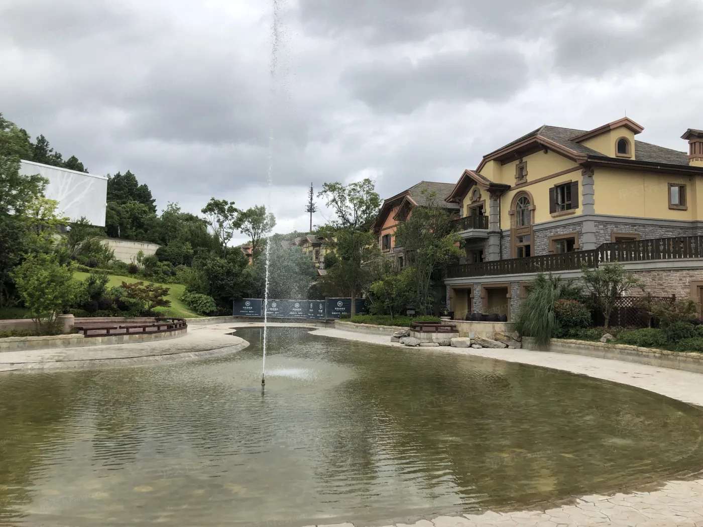 【实拍】深高速·茵特拉根小镇,原来你是这样的楼盘!