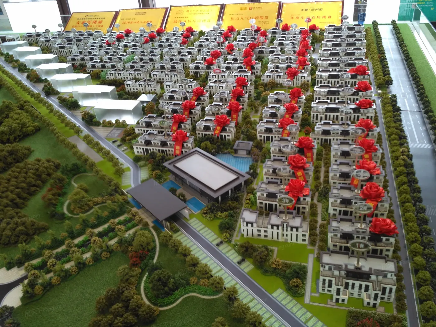 实景图:售楼处沙盘实景图