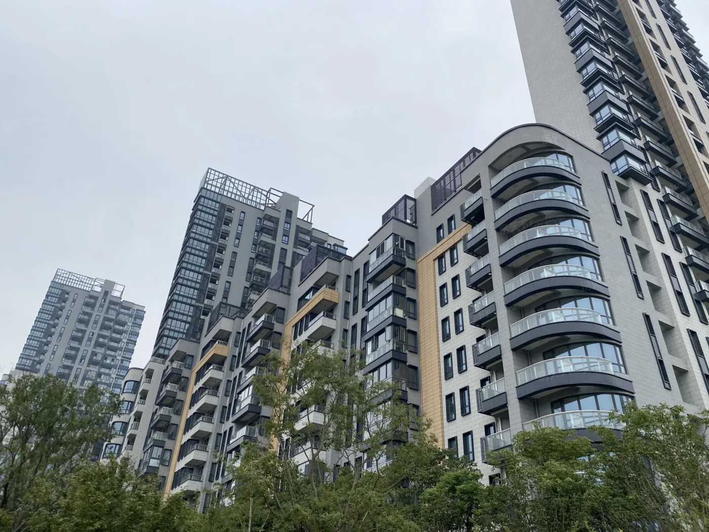 上海长滩三期在售房源均价55000元/㎡