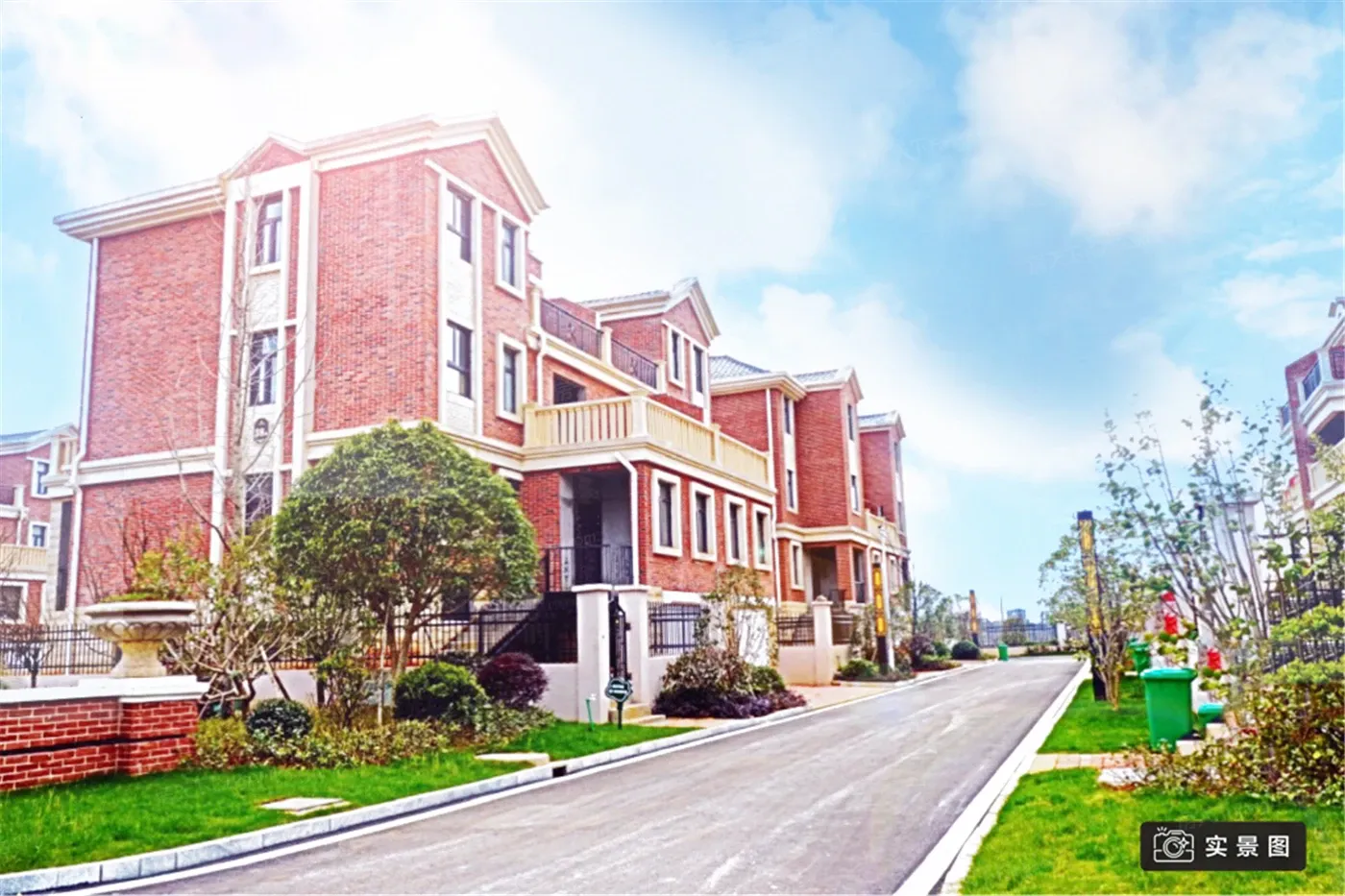 丽都水岸项目处于进贤大道888号(原高桥自来水取水口旁),是江西远祥