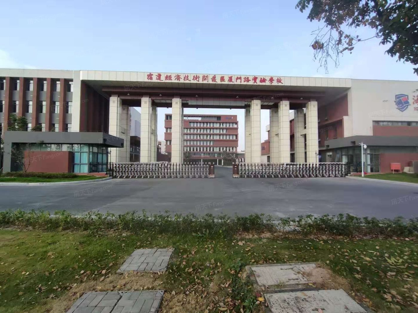 富园时光印vs万厦四季华廷哪个好周边配套基本信息对比