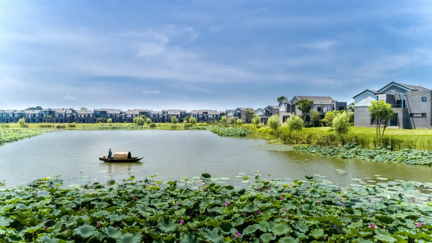 联投水乡小镇在售建面117-143㎡湖居高层