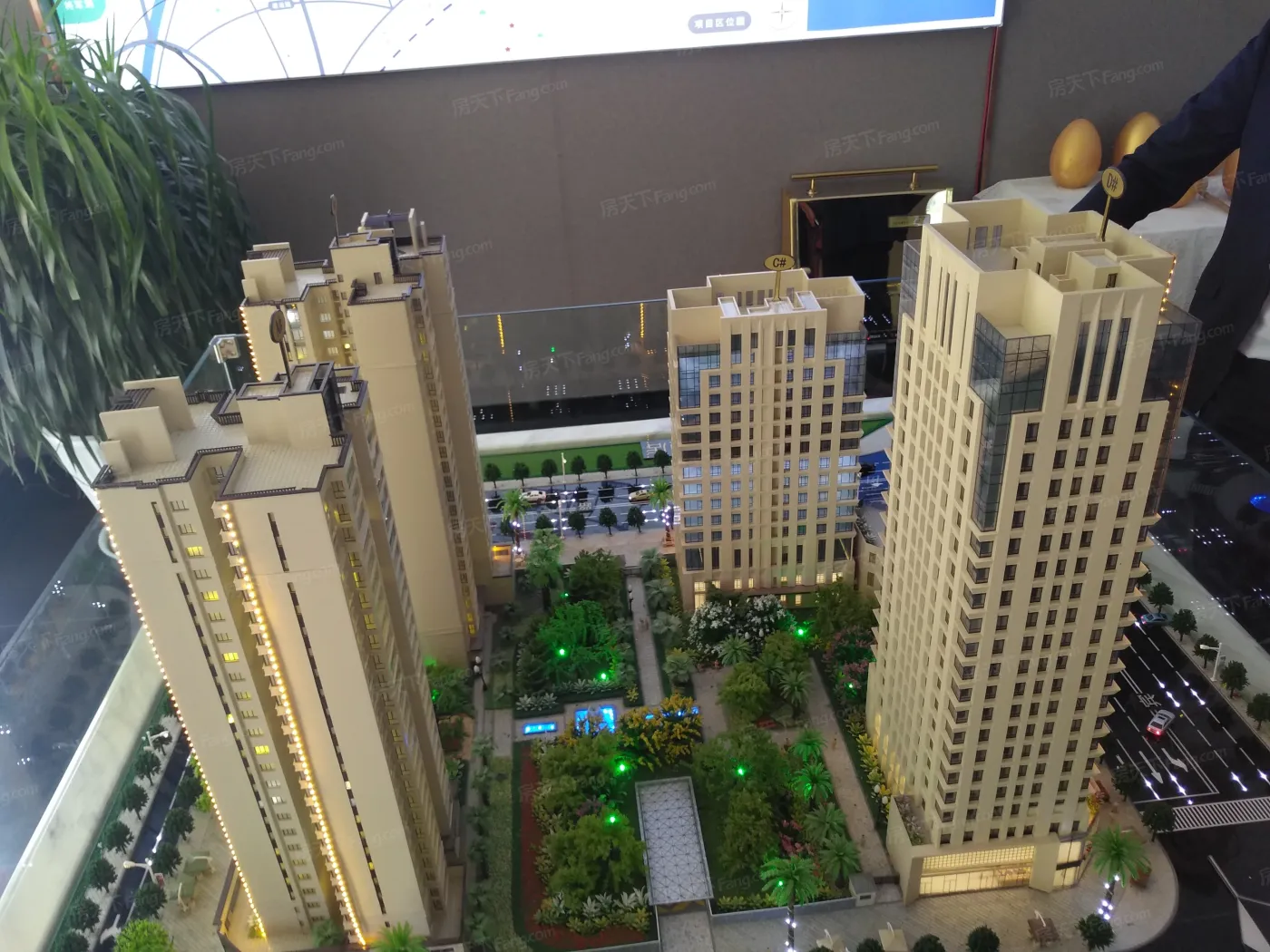 大理金满城市广场建面约137-148㎡大四房清盘在售