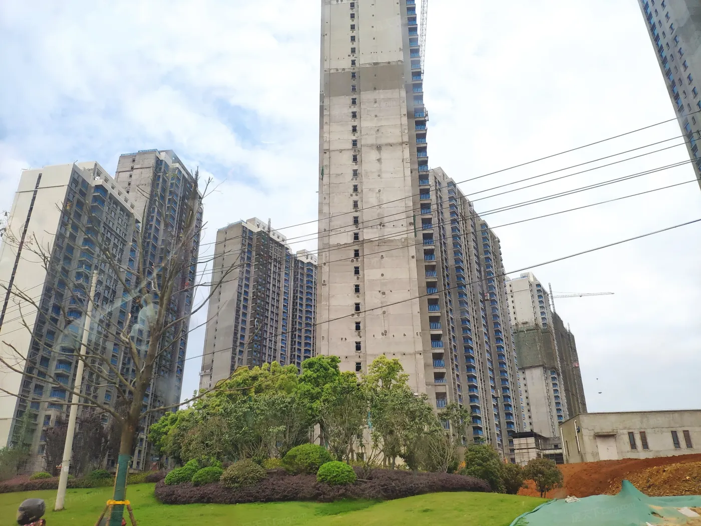 保利和光晨樾建面约107133平毛坯高层在售