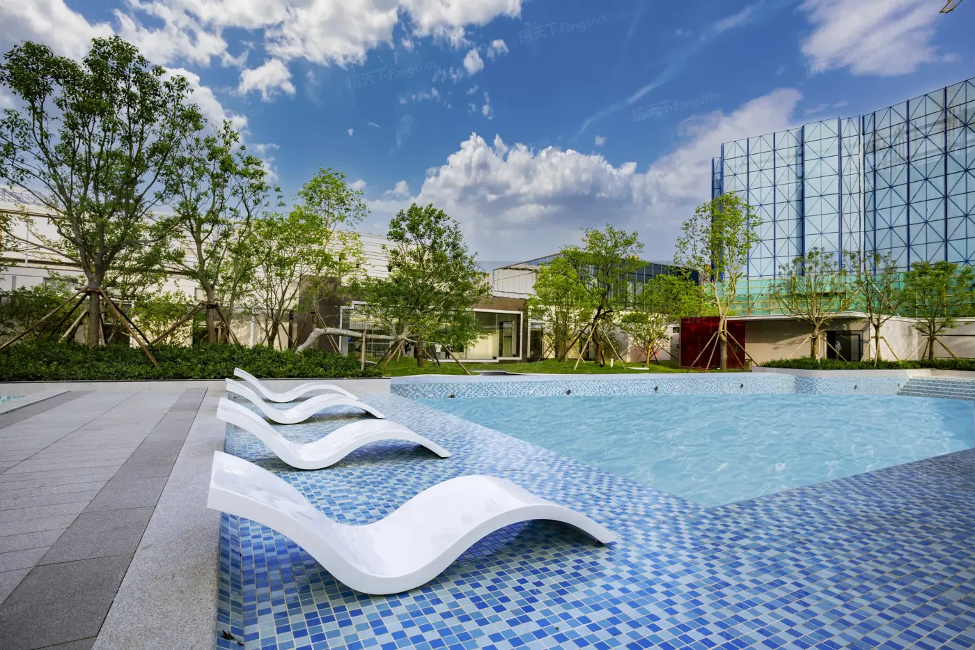 卓越旭辉江屿海位于金湾航空新城 金泓路与金河东路交汇处(金湾华发