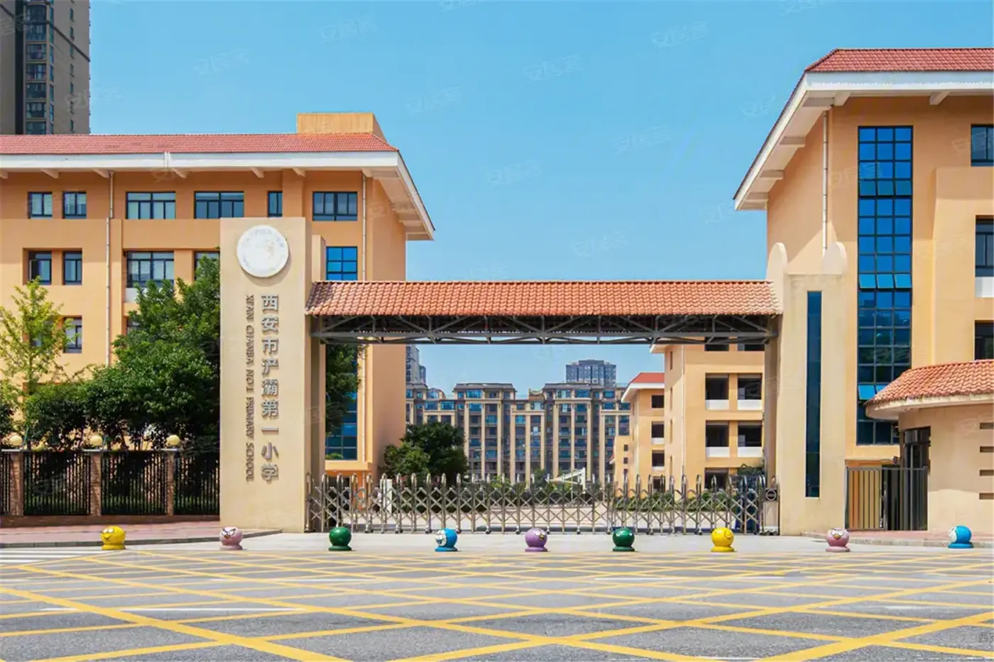 周边教育资源充沛,紧邻浐灞第二中学,西大附中浐灞中学,浐灞第一小学