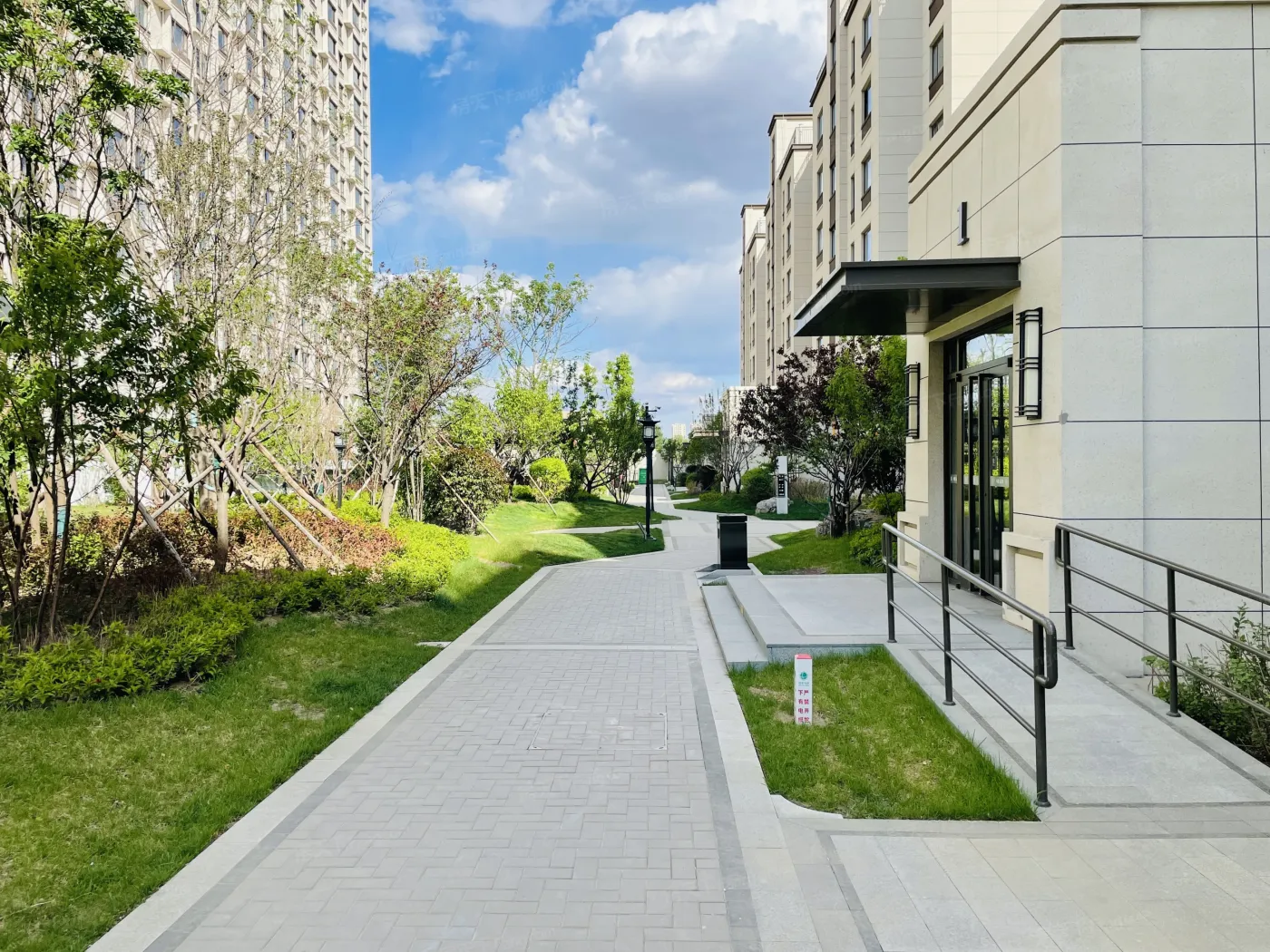 四平吴中桃花源在售洋房和高层