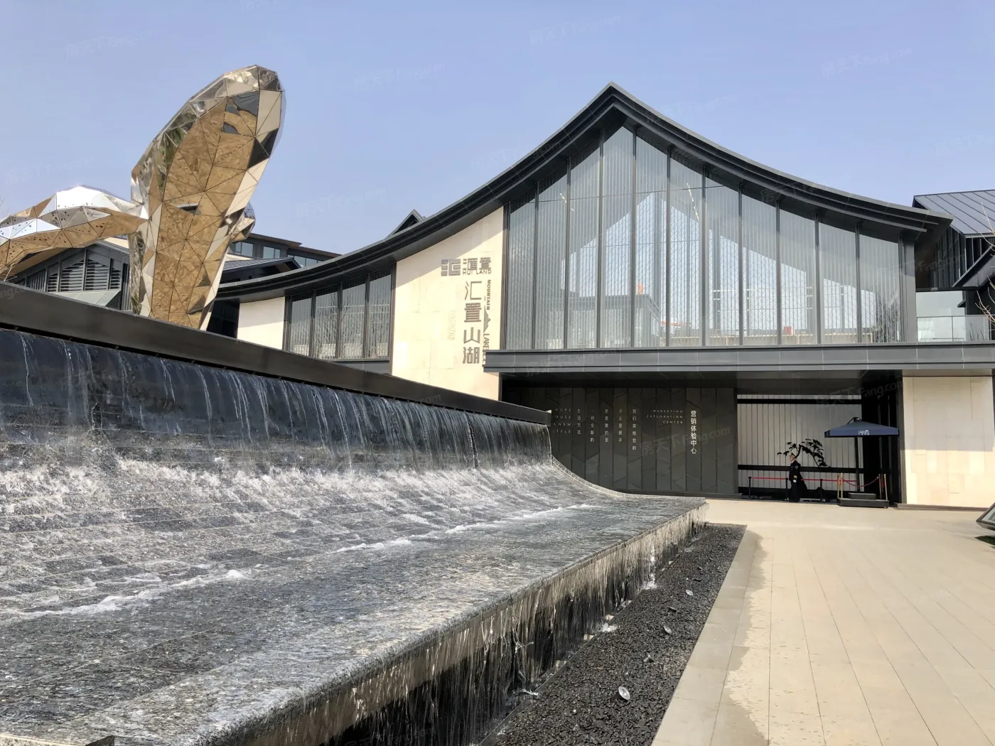 汇置山湖二期在售镜幕跃墅均价13000元/平