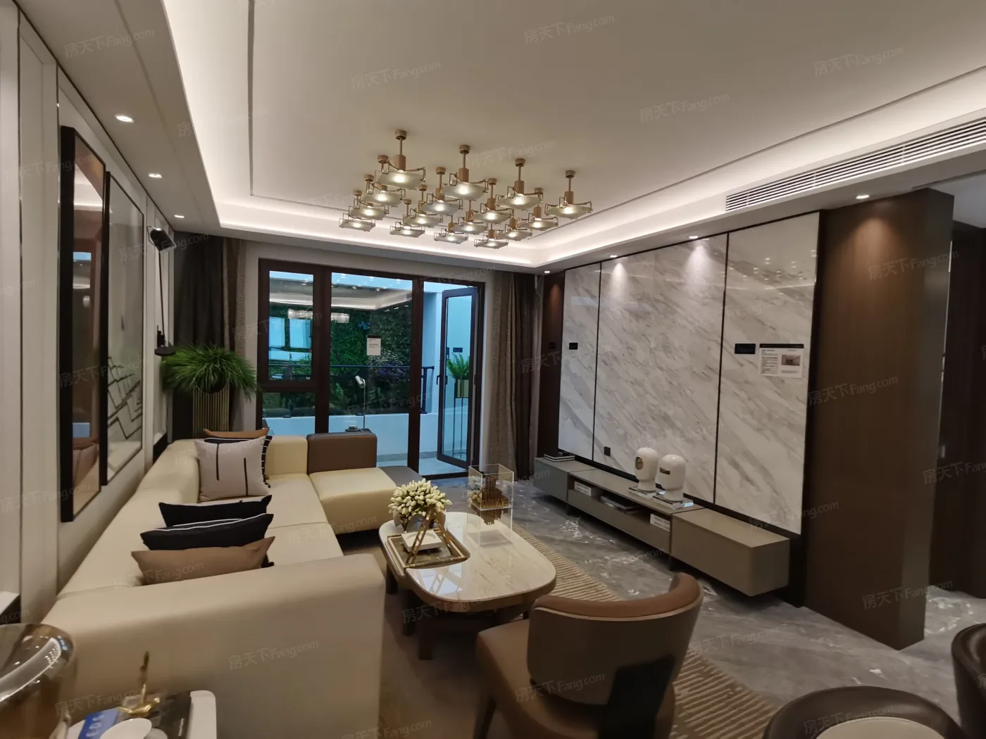 万科翡翠观澜带装修交房容积率25