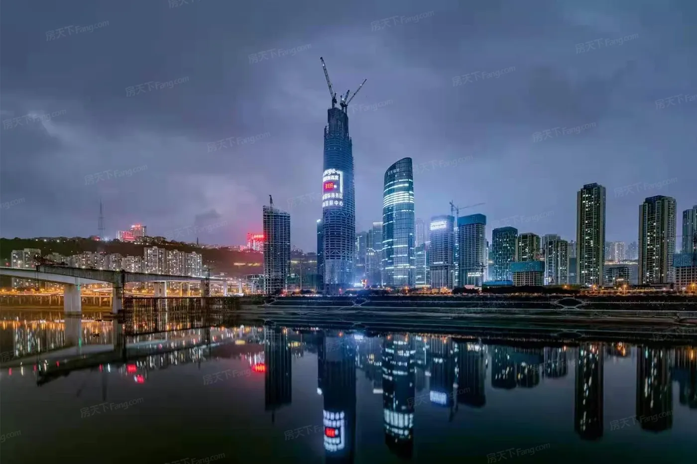 一线滨江天幕大平层  近享重庆新天地高端商业