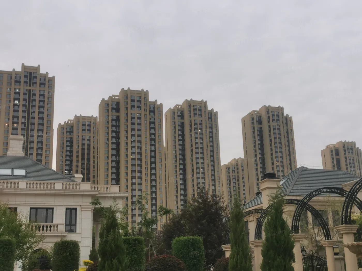 亿博隆河谷在售洋房均价1300014000元平