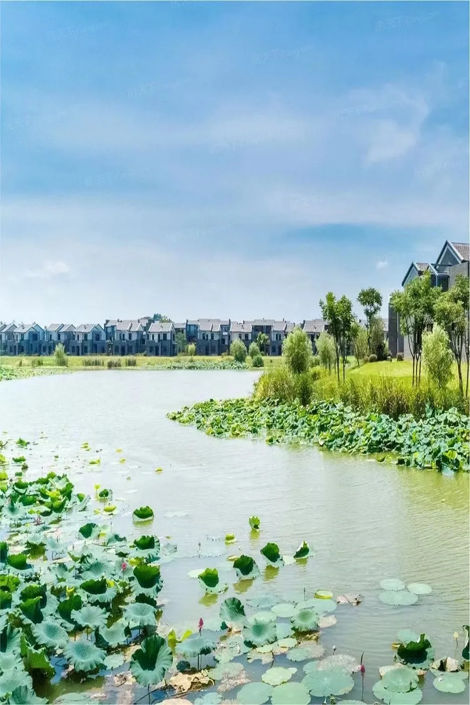 联投水乡小镇在售建面约117143平米湖居高层