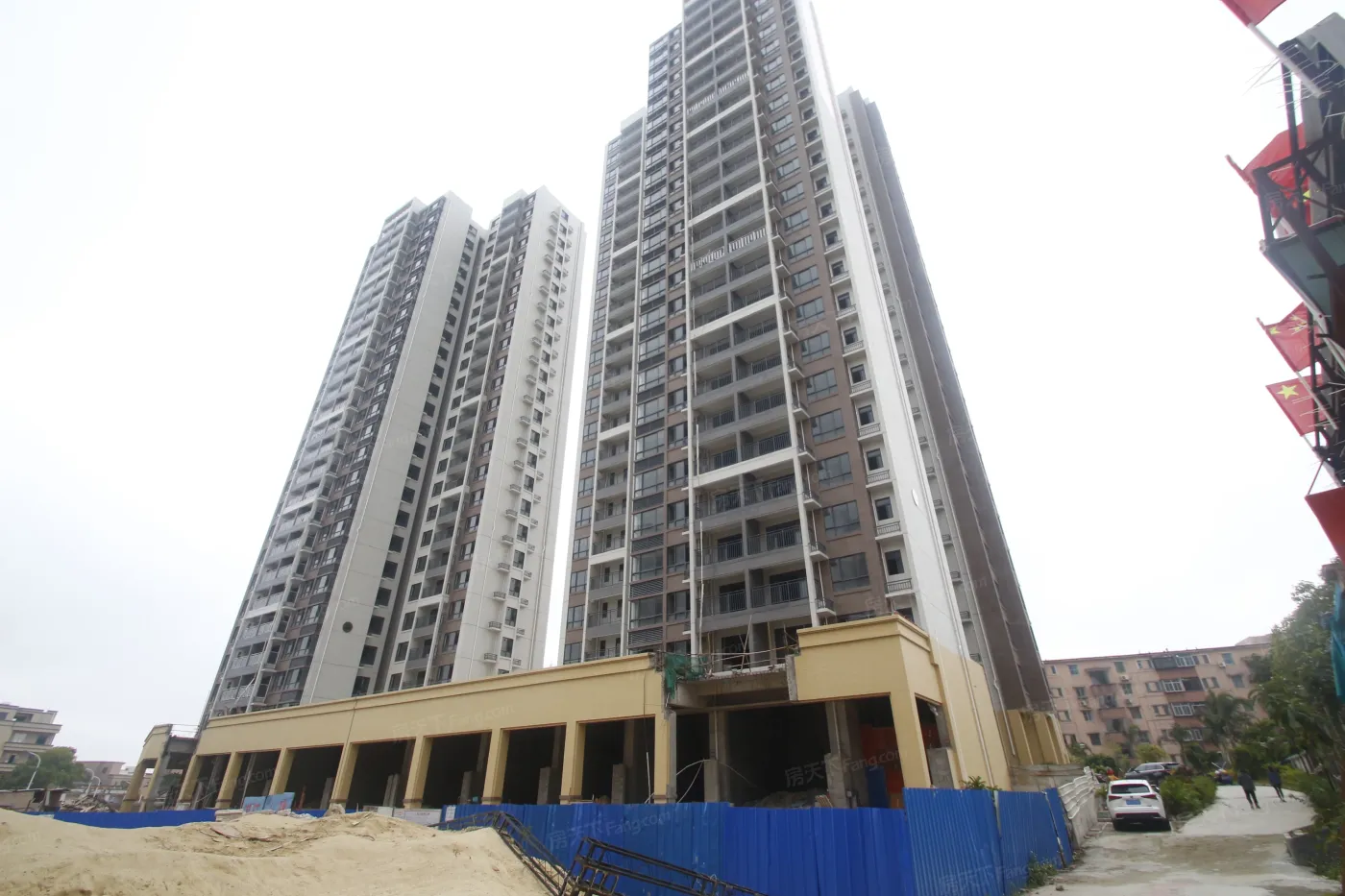 金御轩花园在售约84117㎡毛坯三至五房单位