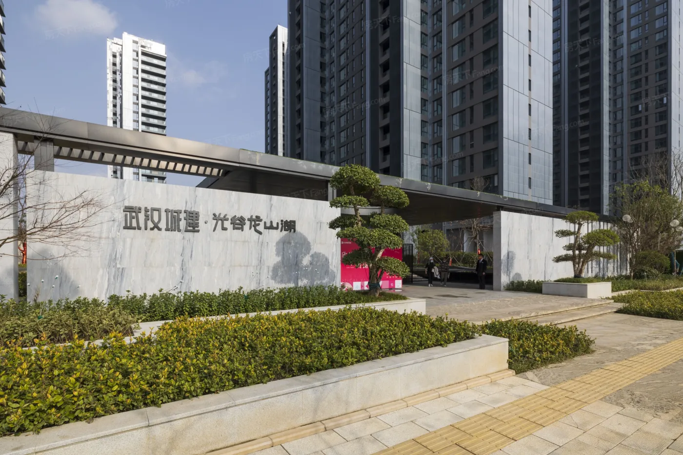 武汉城建光谷龙山湖主推建面约230270平大平层