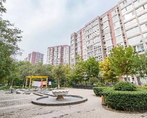 近地铁,满五唯一,商品房,主卧外飘窗,厨房单独窗户