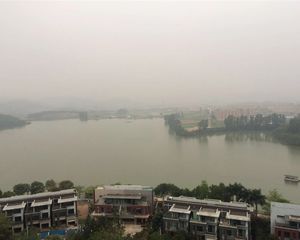 全湖景观 新世纪可居223平方 高层 精装修 4房出售