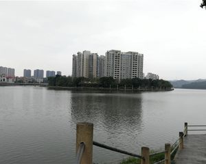 新世纪可居高楼层一线湖景,业主诚心出售