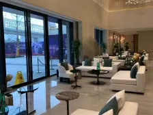 婚房+新小区+50米轻轨+商圈+医院+学X+公交+环境好