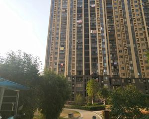 汇景名居全天采光南北通透大三房一卫