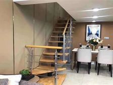 小区房子房龄新,小区环境保持的很好,人文素质比较高