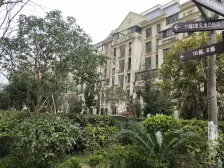 上下两层,面积是一层的,使用率高