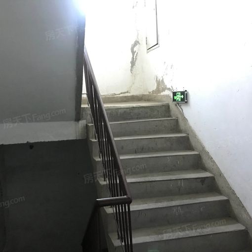  ˫����Է4��2��2���ϱ�����2000.00Ԫ/�³��� 
