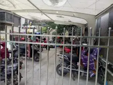 中 央 首 府 业主自装 瓷砖上墙 户型方正