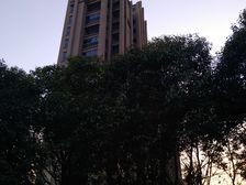 东三环内地铁口精装修次新小区前排无遮挡有车位地下室