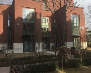 龙熙旭辉6號院5室1厅南北